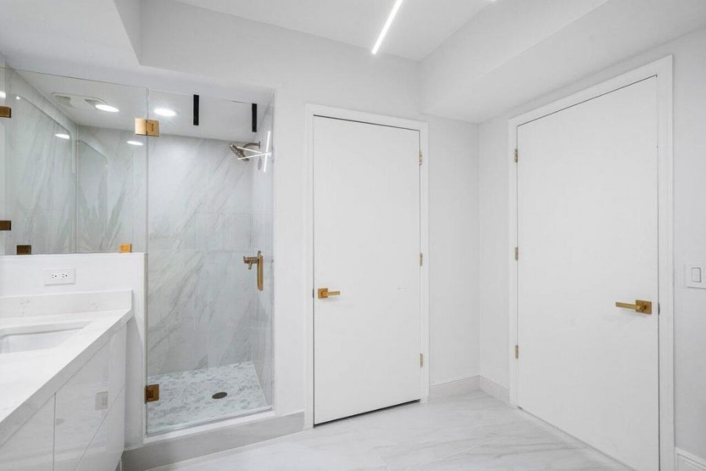 2640 Lake Shore Drive, Unit 1410, Riviera Beach, FL 33404 Photo