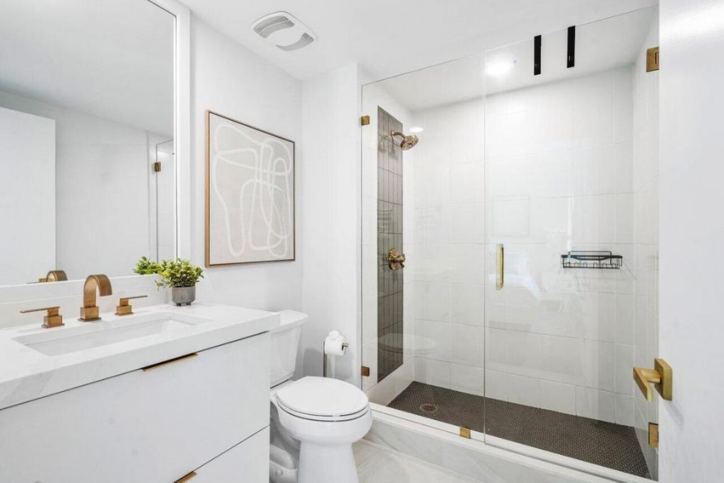 2640 Lake Shore Drive, Unit 1410, Riviera Beach, FL 33404 Photo