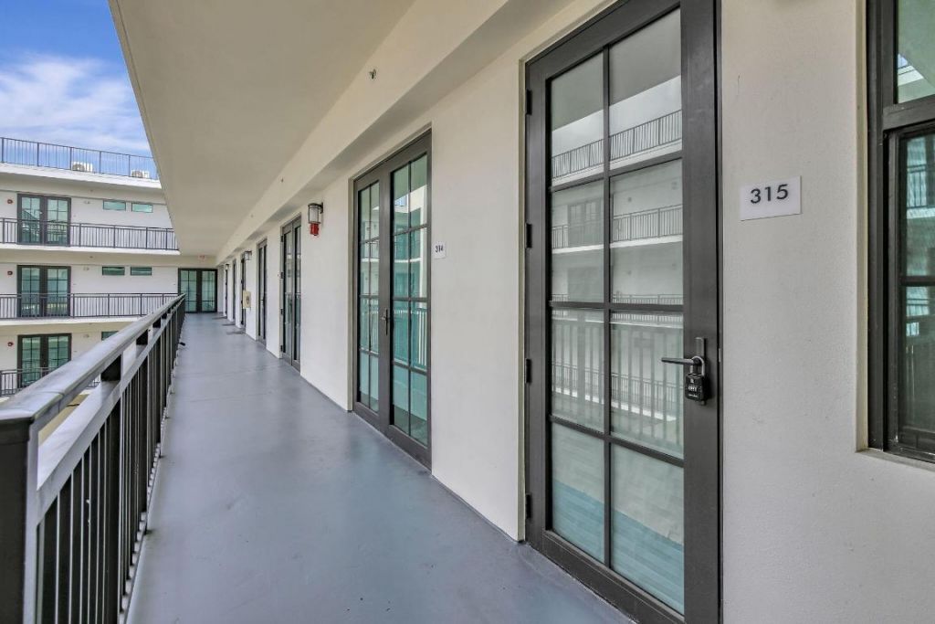 4100 SW 64th Avenue, Unit 315, Davie, FL 33314 Photo