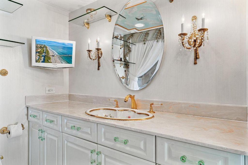 2170 Ibis Isle Road, Unit 8, Palm Beach, FL 33480 Photo