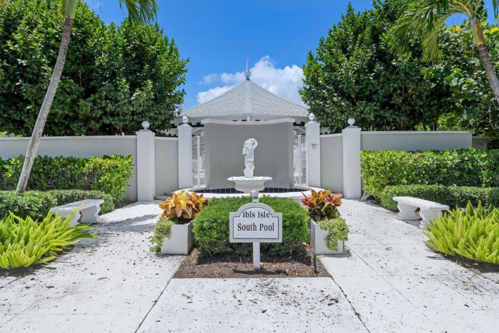 2170 Ibis Isle Road, Unit 8, Palm Beach, FL 33480 Photo