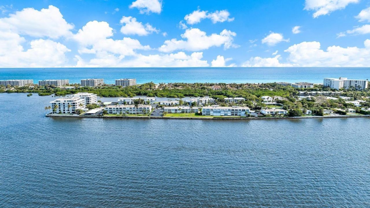 2170 Ibis Isle Road, Unit 8, Palm Beach, FL 33480 Photo