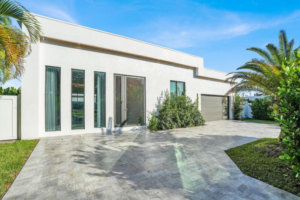 828 NW 2nd Avenue, Boca Raton, FL 33432 Photo