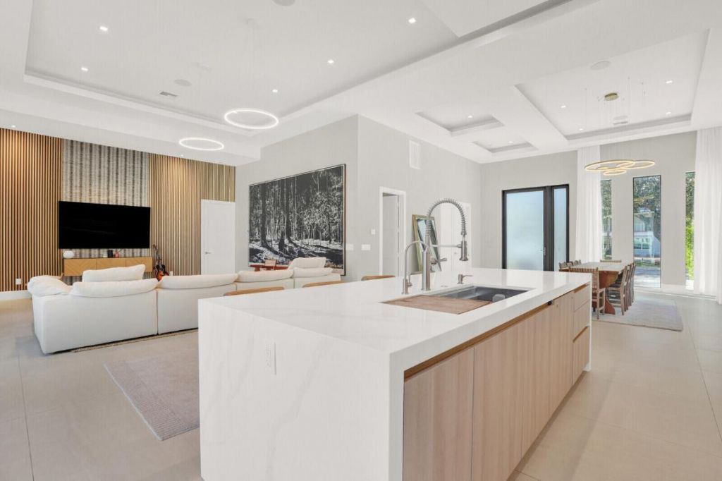 828 NW 2nd Avenue, Boca Raton, FL 33432 Photo