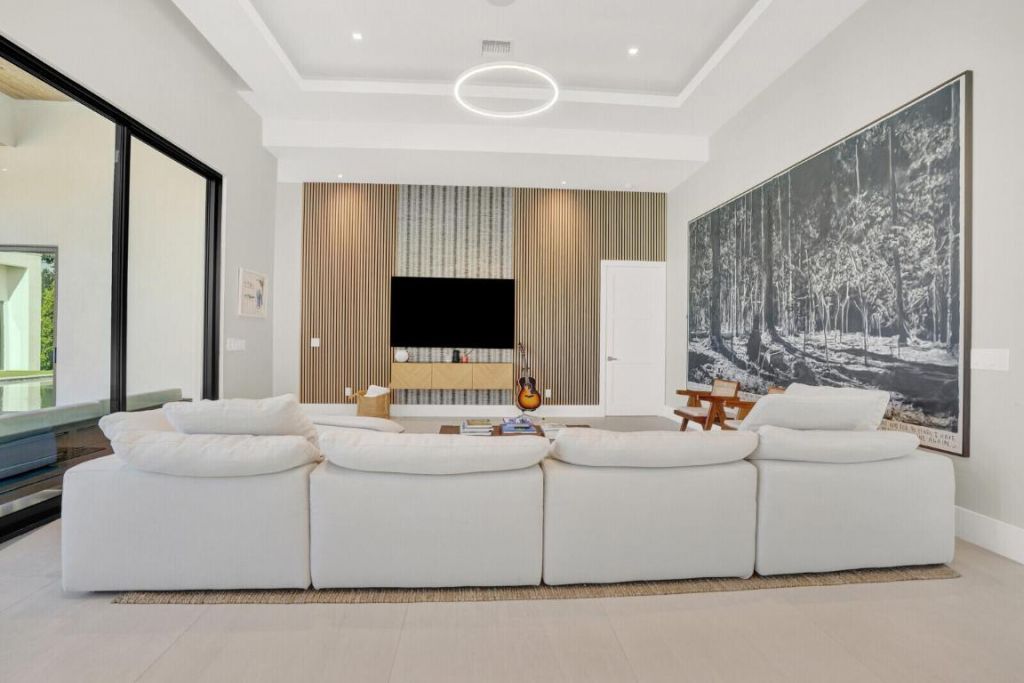 828 NW 2nd Avenue, Boca Raton, FL 33432 Photo