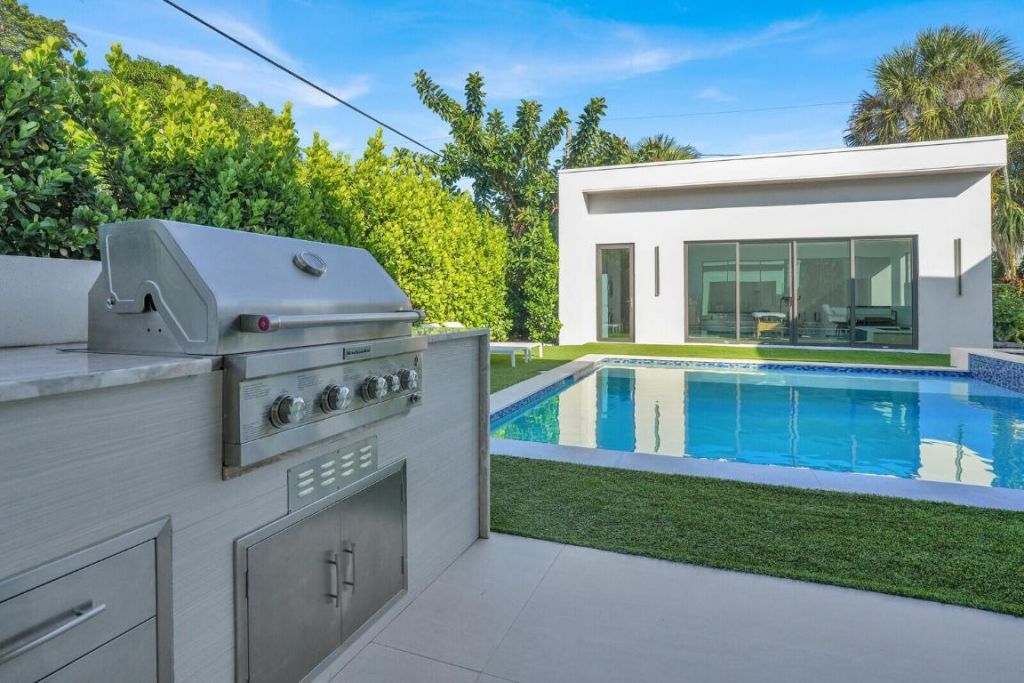 828 NW 2nd Avenue, Boca Raton, FL 33432 Photo