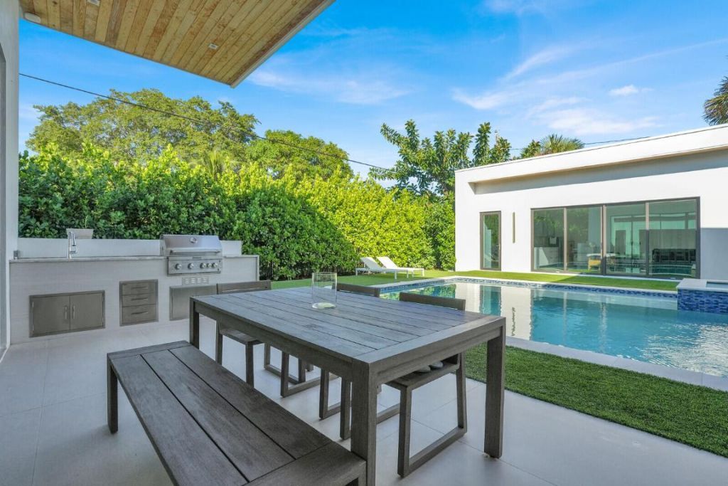 828 NW 2nd Avenue, Boca Raton, FL 33432 Photo