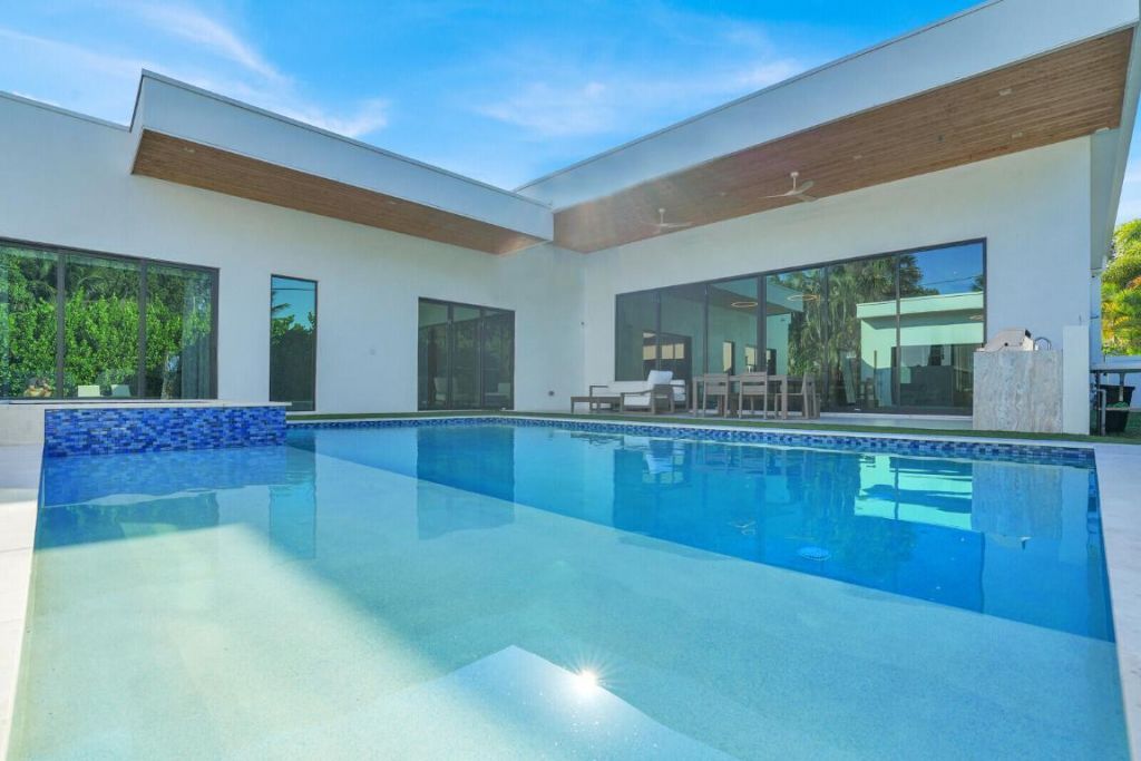 828 NW 2nd Avenue, Boca Raton, FL 33432 Photo