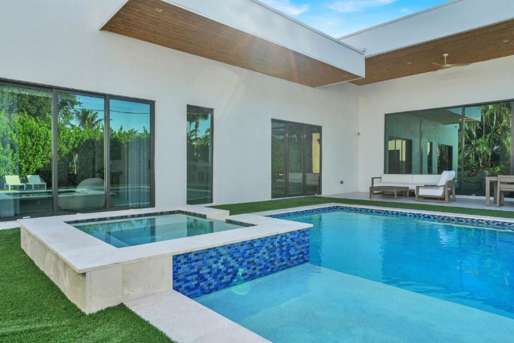 828 NW 2nd Avenue, Boca Raton, FL 33432 Photo