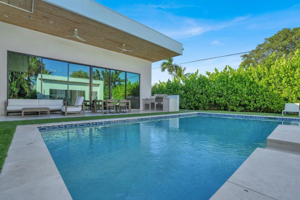 828 NW 2nd Avenue, Boca Raton, FL 33432 Photo