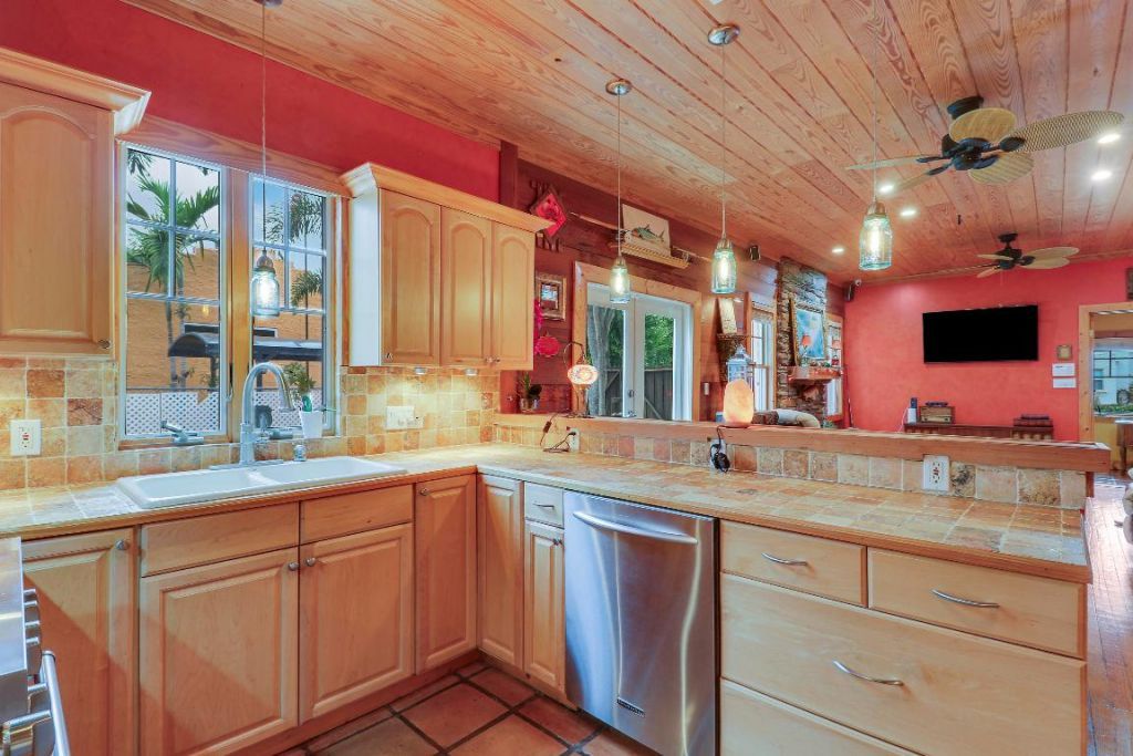 528 Avenida Hermosa, West Palm Beach, FL 33405 Photo