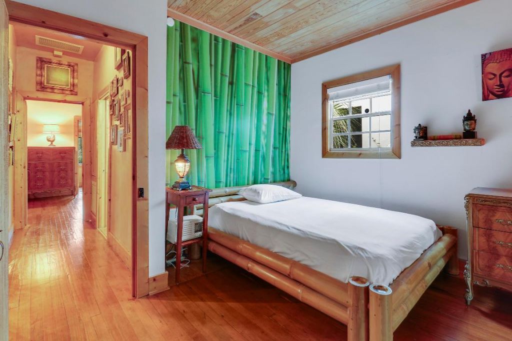 528 Avenida Hermosa, West Palm Beach, FL 33405 Photo