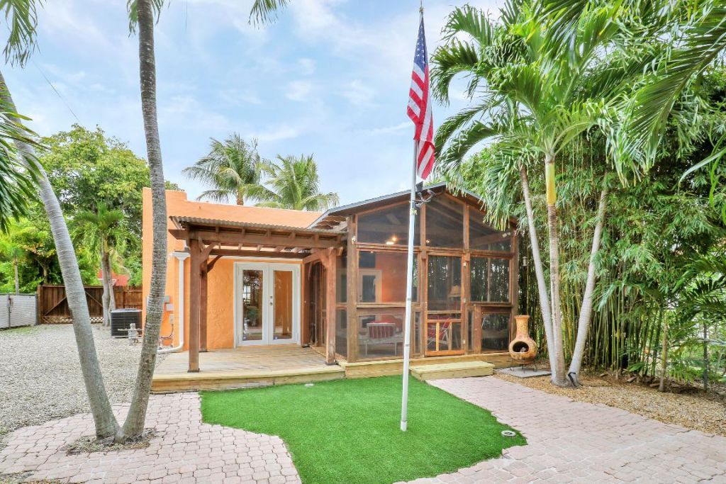 528 Avenida Hermosa, West Palm Beach, FL 33405 Photo