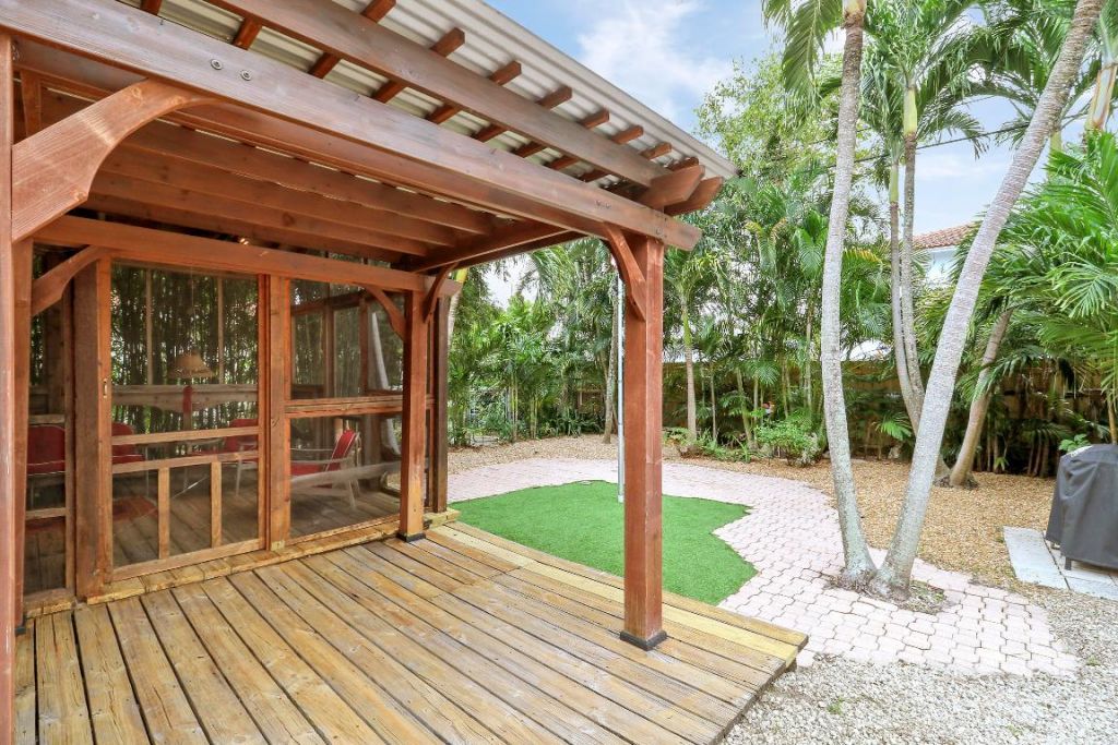 528 Avenida Hermosa, West Palm Beach, FL 33405 Photo