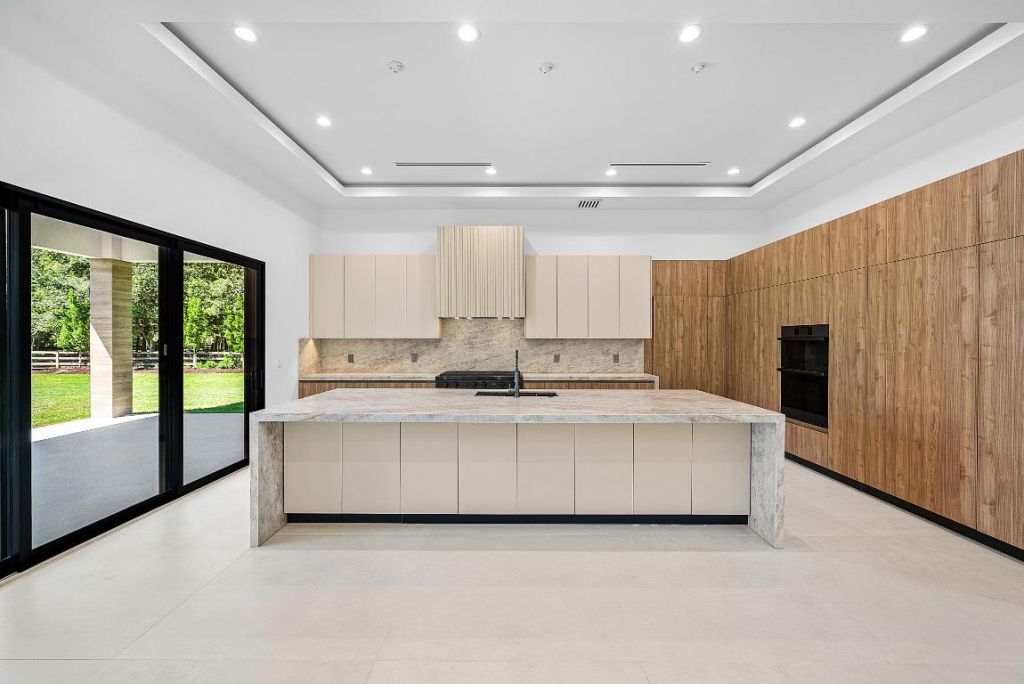 14817 Paddock Drive, Wellington, FL 33414 Photo