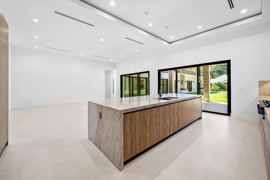 14817 Paddock Drive, Wellington, FL 33414 Photo