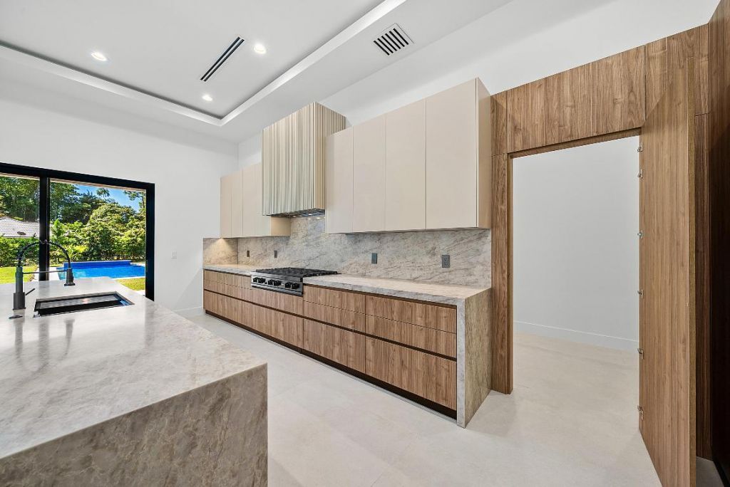 14817 Paddock Drive, Wellington, FL 33414 Photo