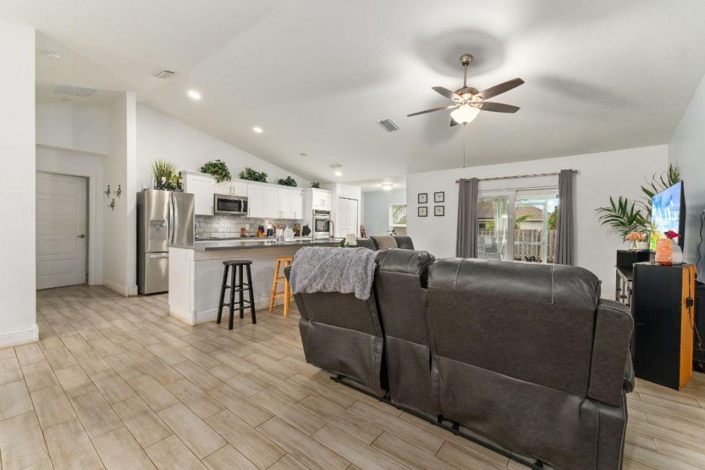 2356 SW Savona Boulevard, Port Saint Lucie, FL 34953 Photo