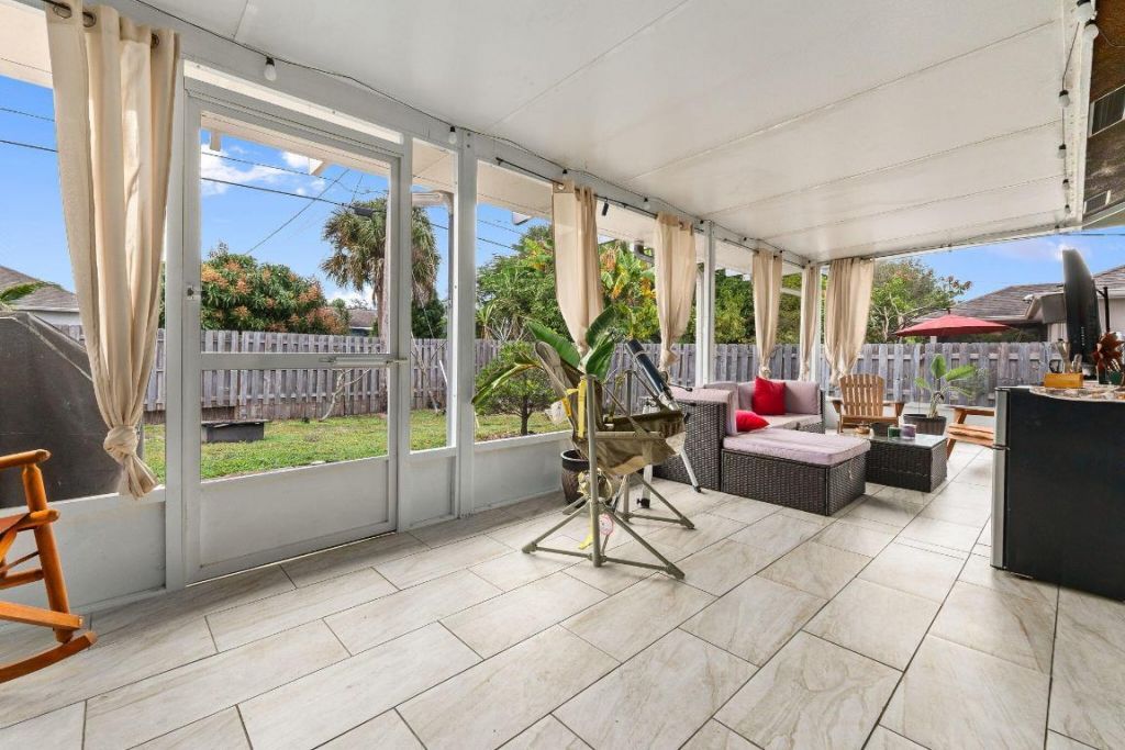 2356 SW Savona Boulevard, Port Saint Lucie, FL 34953 Photo