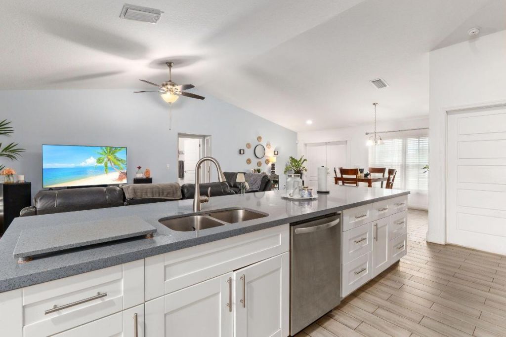 2356 SW Savona Boulevard, Port Saint Lucie, FL 34953 Photo