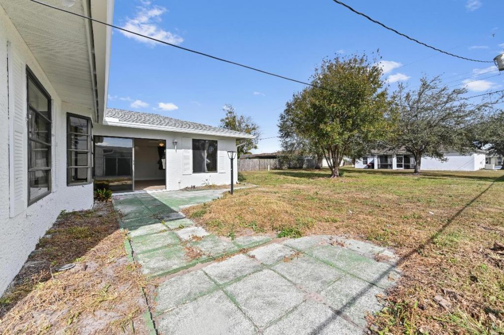 571 SE Anchor Lane, Port Saint Lucie, FL 34983 Photo