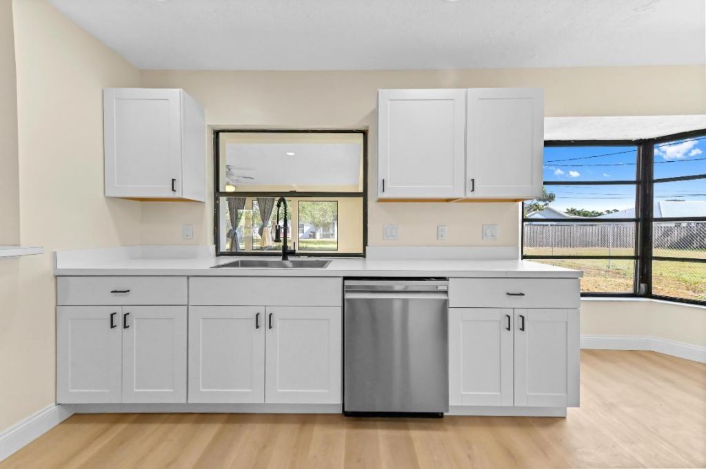 571 SE Anchor Lane, Port Saint Lucie, FL 34983 Photo