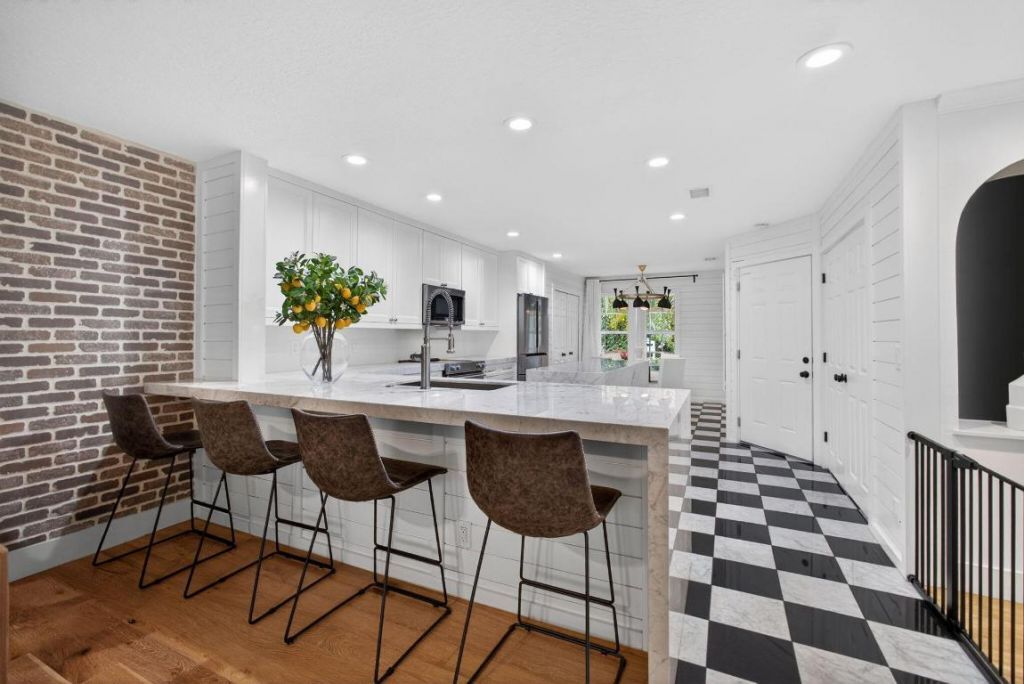 25 Grand Bay Circle, Juno Beach, FL 33408 Photo