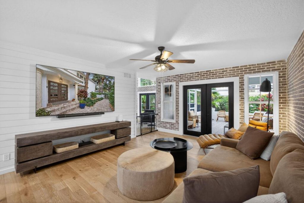 25 Grand Bay Circle, Juno Beach, FL 33408 Photo