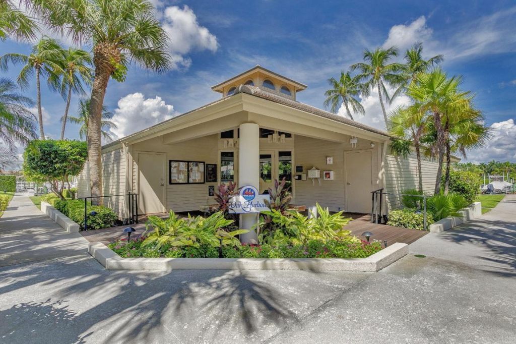 25 Grand Bay Circle, Juno Beach, FL 33408 Photo