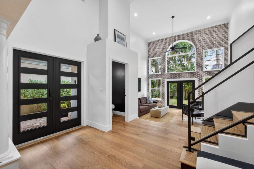 25 Grand Bay Circle, Juno Beach, FL 33408 Photo