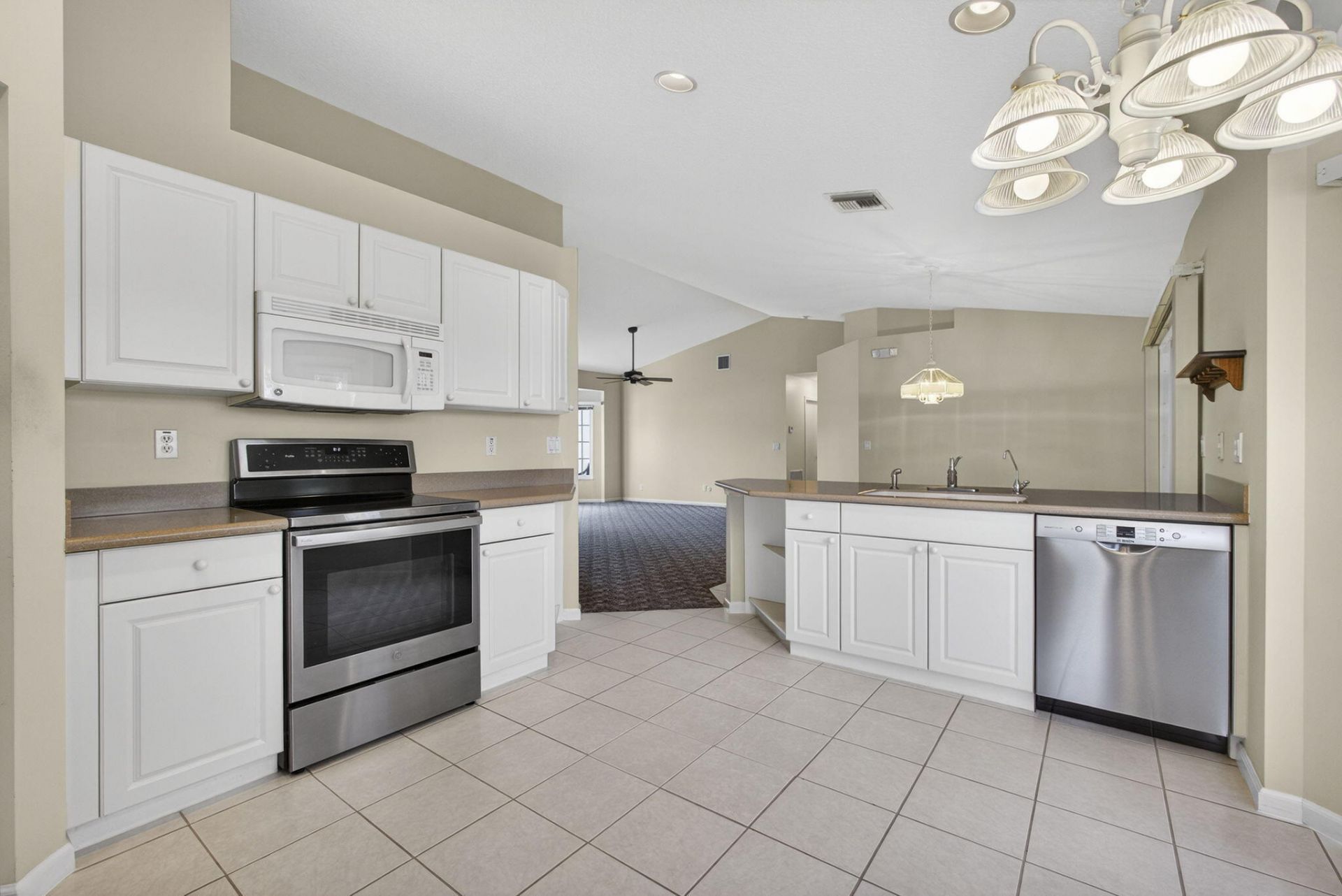 109 Monterey Way, Royal Palm Beach, FL 33411 Photo