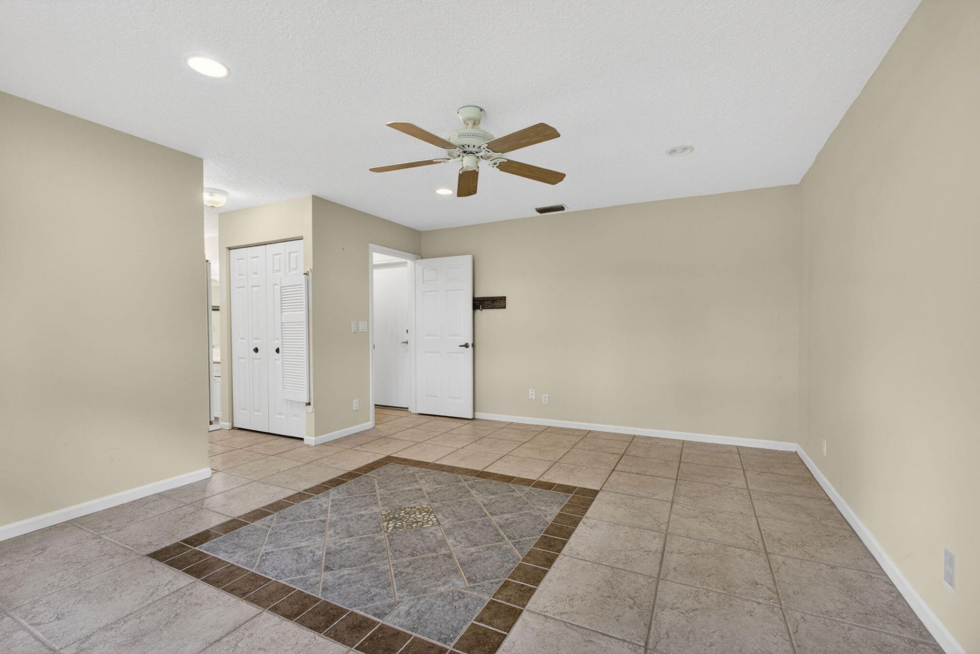 109 Monterey Way, Royal Palm Beach, FL 33411 Photo