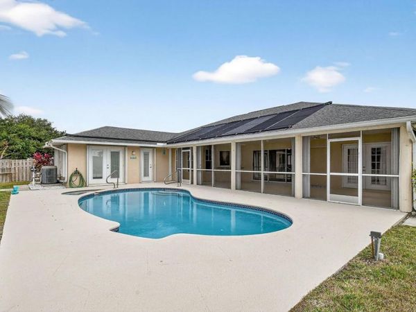 2450 SE Perugia Street, Port Saint Lucie, FL 34952