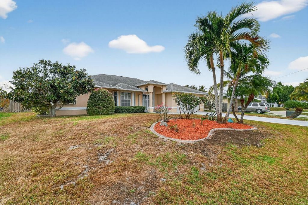 2450 SE Perugia Street, Port Saint Lucie, FL 34952 Photo