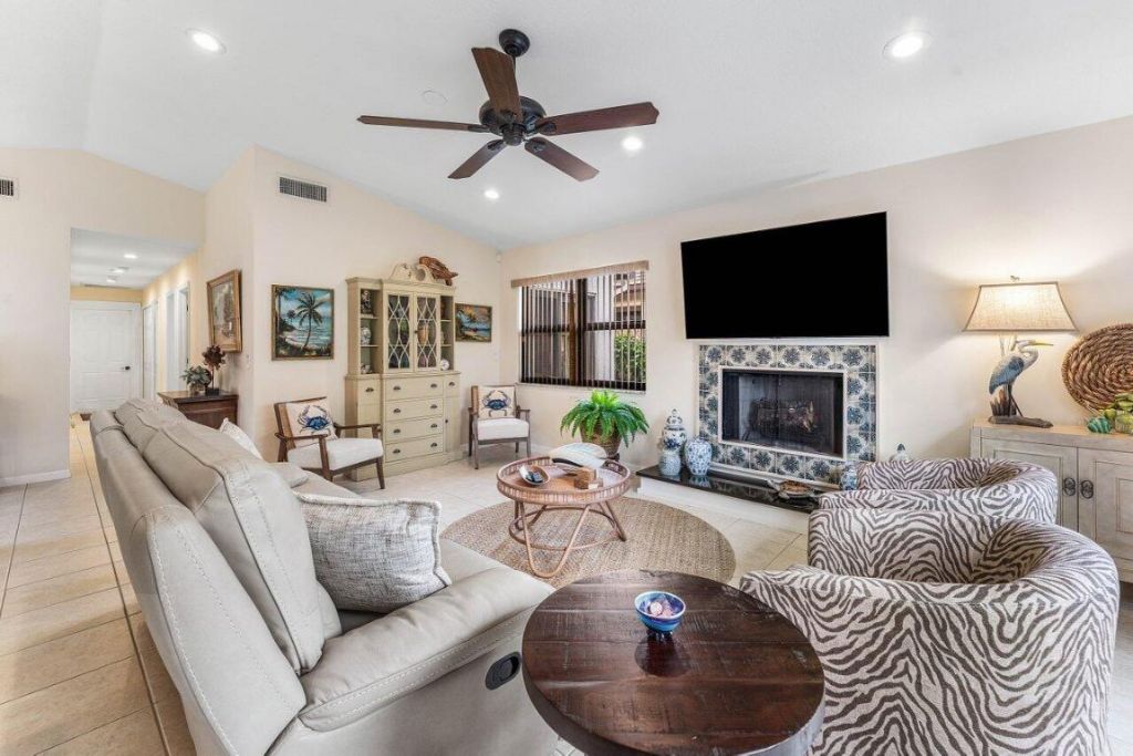 82 Ironwood Way N Way N, Palm Beach Gardens, FL 33418 Photo