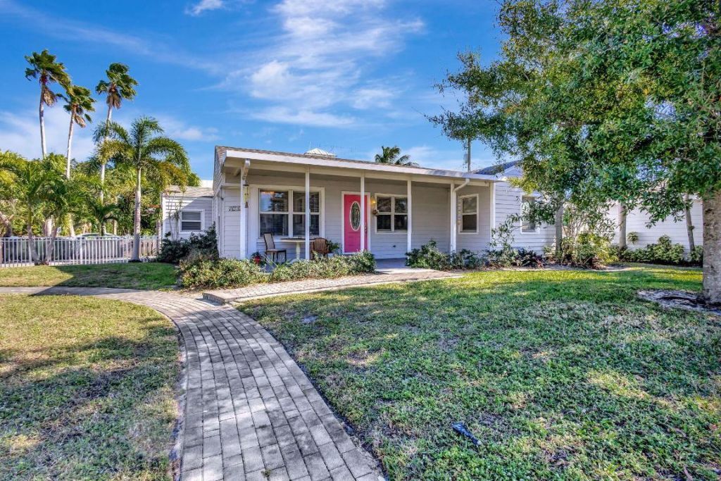 736 Rockland Drive, West Palm Beach, FL 33405 Photo