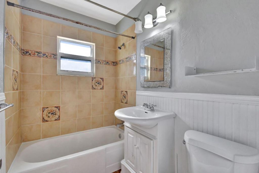 736 Rockland Drive, West Palm Beach, FL 33405 Photo