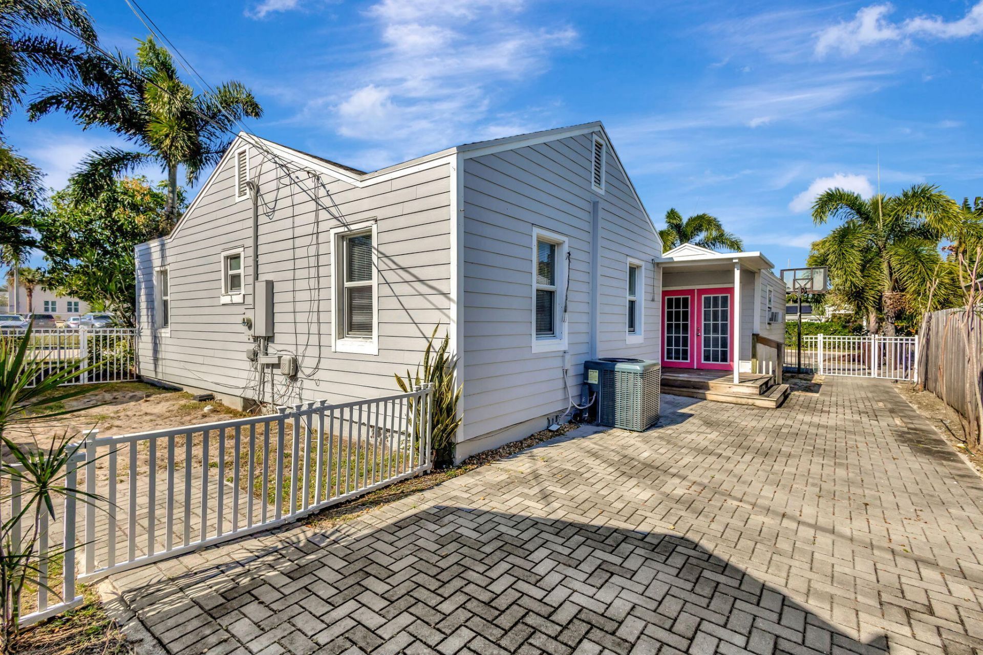 736 Rockland Drive, West Palm Beach, FL 33405 Photo