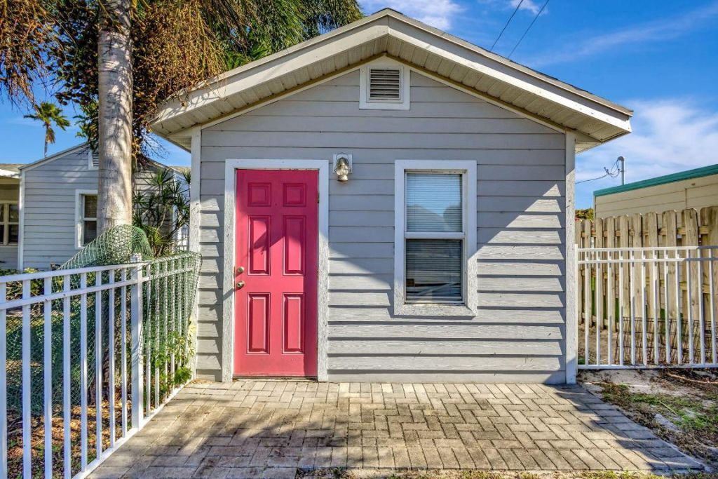 736 Rockland Drive, West Palm Beach, FL 33405 Photo