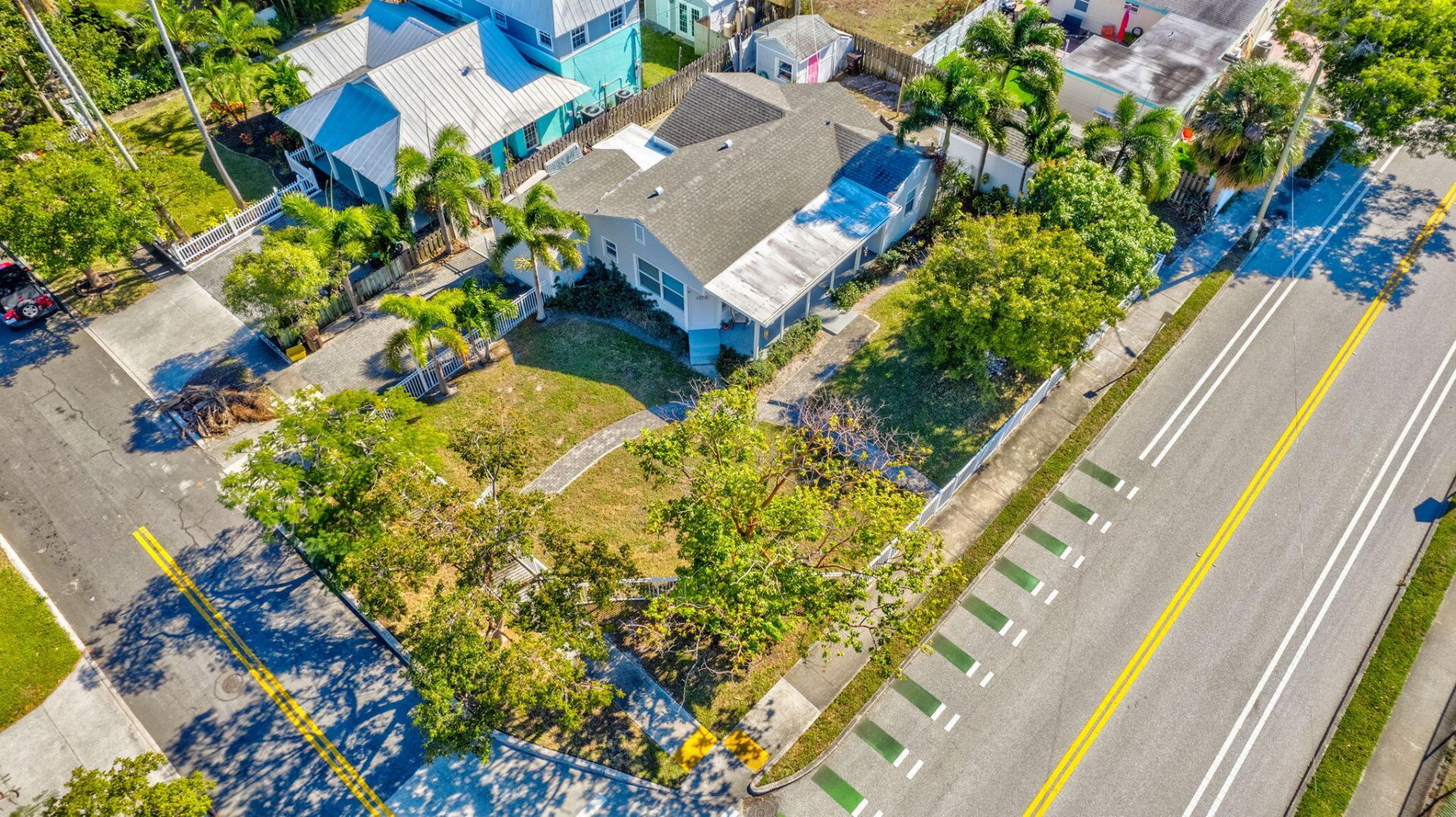 736 Rockland Drive, West Palm Beach, FL 33405 Photo