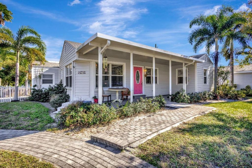 736 Rockland Drive, West Palm Beach, FL 33405 Photo