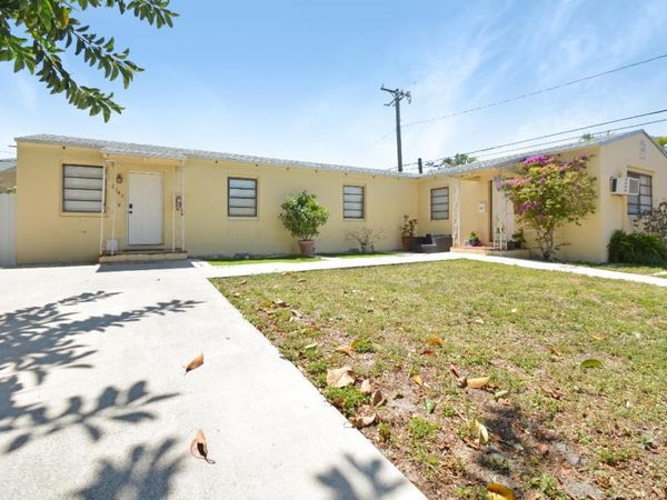 2140 Monroe Terrace, Hollywood, FL 33020