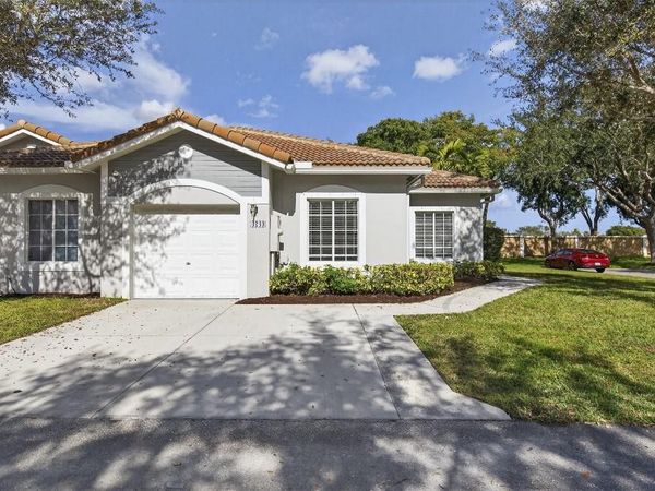 4243 SW 10th Court, Deerfield Beach, FL 33442