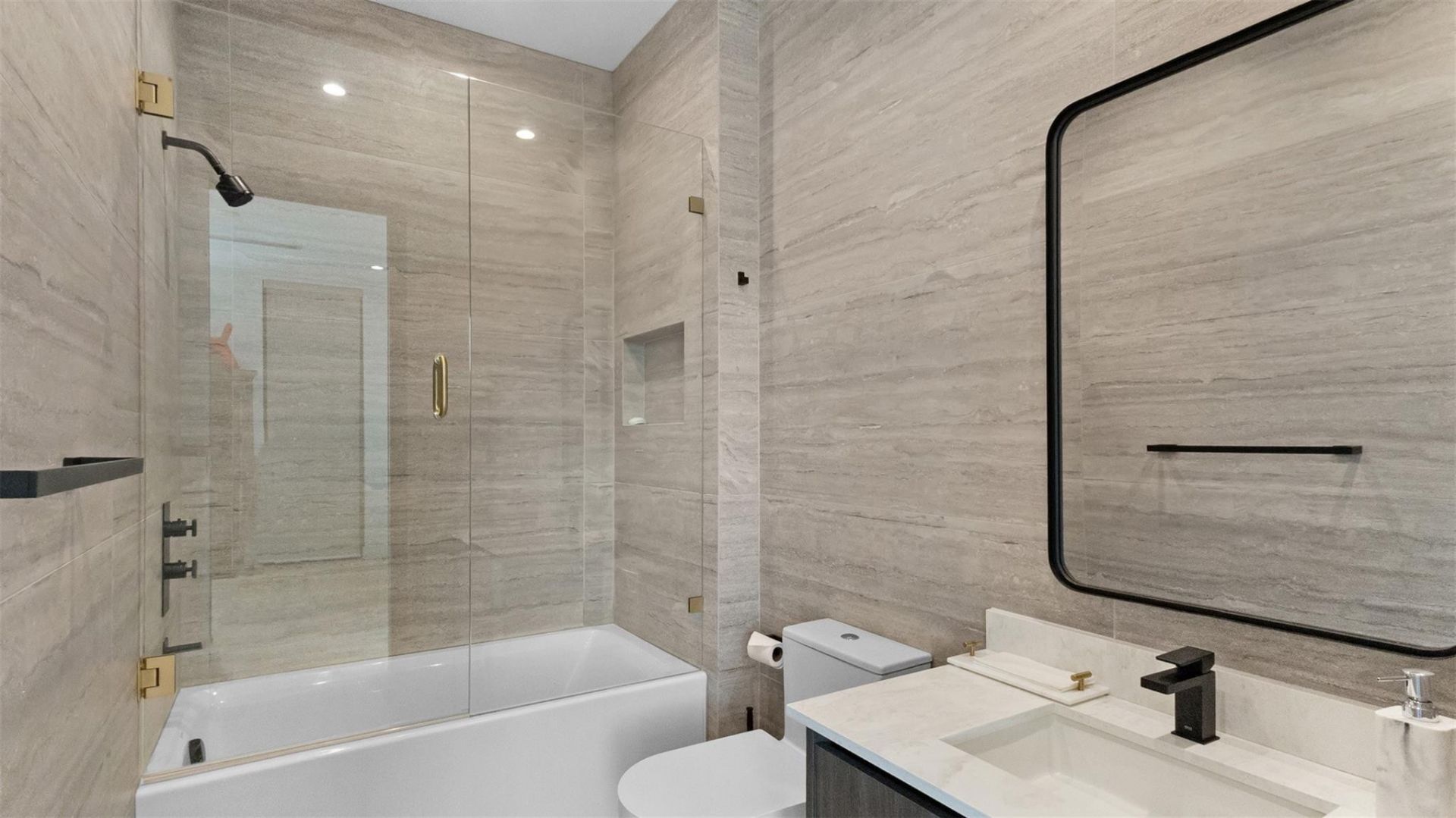 823 Ponce De Leon Drive, Fort Lauderdale, FL 33316 Photo