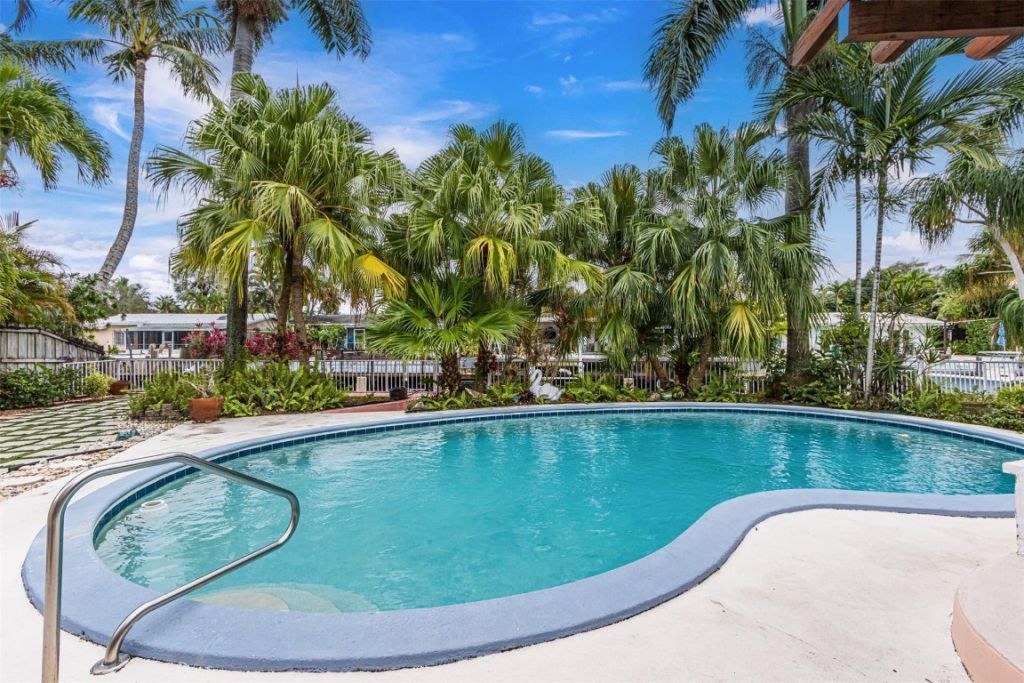 1728 SW 4th Court, Fort Lauderdale, FL 33312 Photo