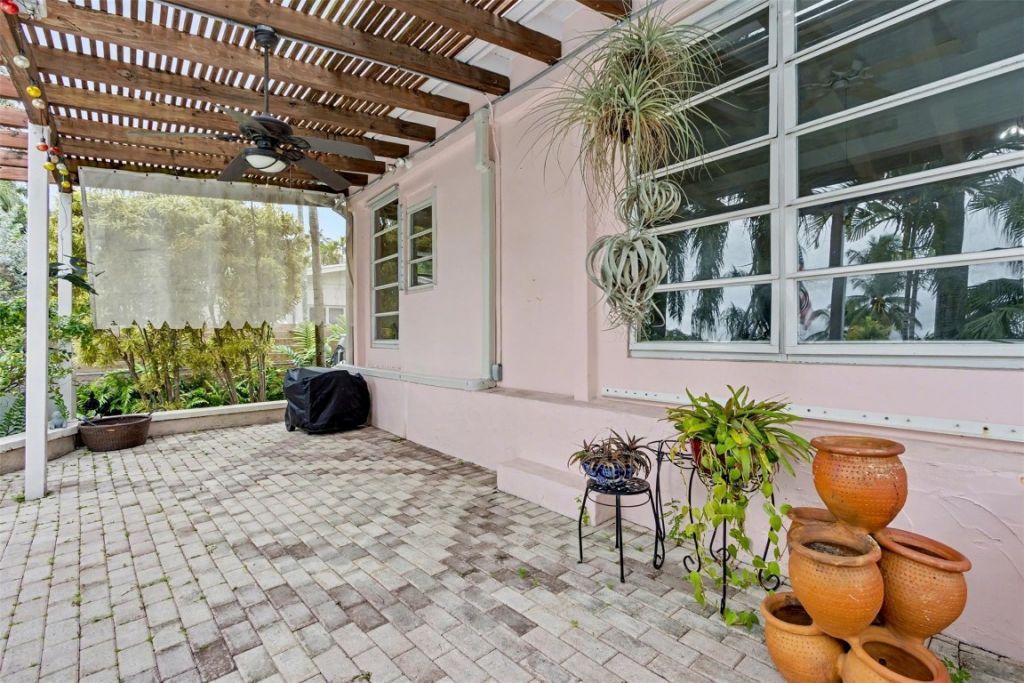 1728 SW 4th Court, Fort Lauderdale, FL 33312 Photo