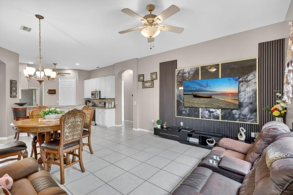 544 SW Lake Manatee Way, Port Saint Lucie, FL 34986 Photo