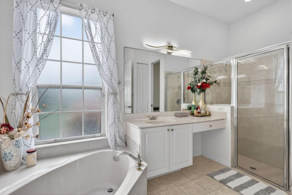 544 SW Lake Manatee Way, Port Saint Lucie, FL 34986 Photo