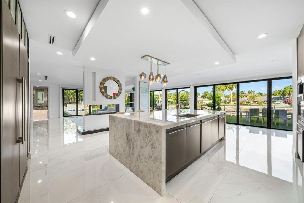 737 NE Boca Bay Colony Dr, Boca Raton, FL 33487 Photo