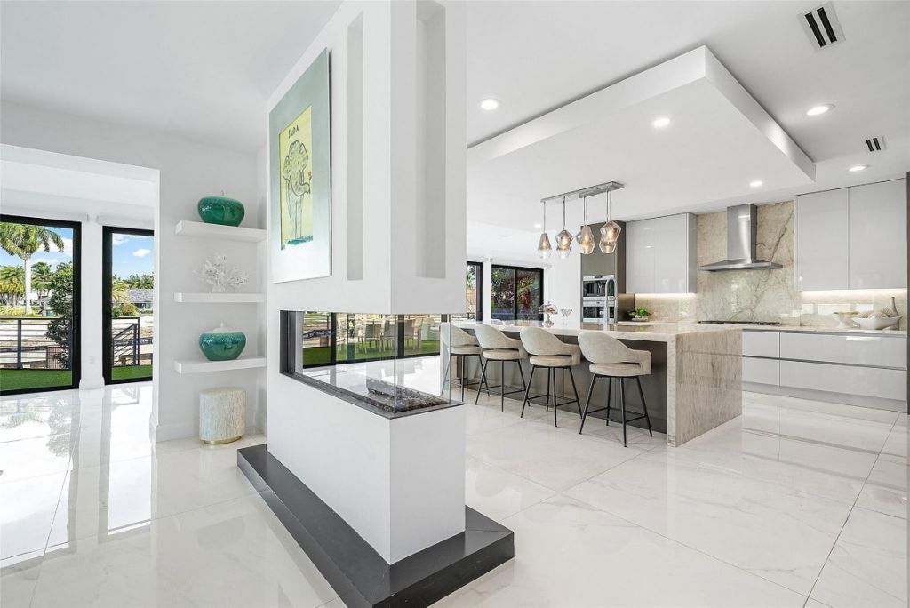 737 NE Boca Bay Colony Dr, Boca Raton, FL 33487 Photo